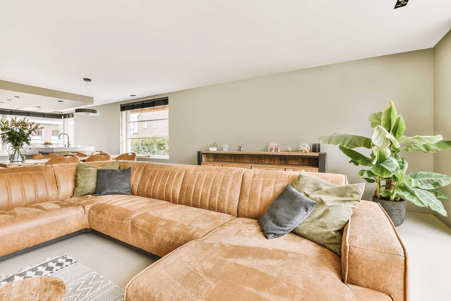 Spacious apartment with parking